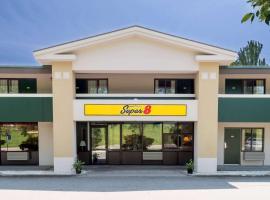 Super 8 by Wyndham White River Junction, hotel v destinaci White River Junction