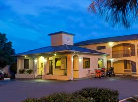 Super 8 by Wyndham Walterboro, מלון בוולטרבורו