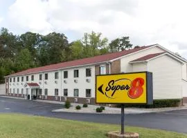 Super 8 by Wyndham Radcliff Ft. Knox Area