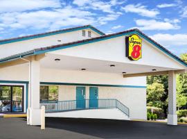 Super 8 by Wyndham Bremerton: Bremerton şehrinde bir otel