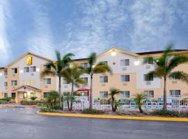 Super 8 by Wyndham Clearwater/St. Petersburg Airport, hotel a prop de Aeroport internacional de Clearwater - St. Pete - PIE, 