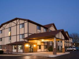 Super 8 by Wyndham Woodstock, hotel di Woodstock