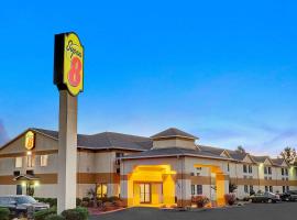 Super 8 by Wyndham Hernando, hotel di Hernando