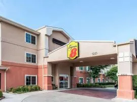 Super 8 by Wyndham Fort Worth North