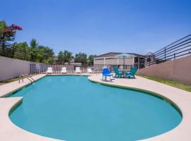 Super 8 by Wyndham Augusta, golf hotel in Augusta