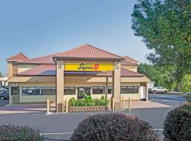 薩瓦尼喬治亞速8酒店，薩瓦尼的飯店