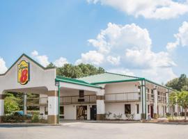 Super 8 by Wyndham Dothan, motel sa Dothan