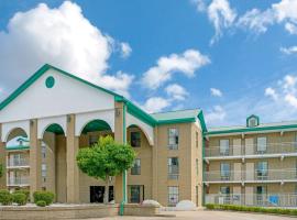 Super 8 by Wyndham Lakeland, hotel near Lakeland Factory Outlet Mall Shopping Center, Lakeland