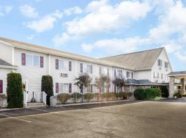 Super 8 by Wyndham St. Ignace, hotell i Saint Ignace