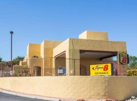 Super 8 by Wyndham Cottonwood, hotel v destinaci Cottonwood
