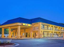 Super 8 by Wyndham Norcross/I-85 Atlanta, hotel with jacuzzis in Norcross
