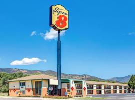 Super 8 by Wyndham Yreka, hotel en Yreka