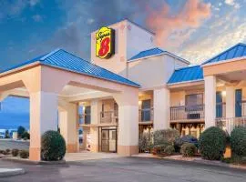 Super 8 by Wyndham Bulls Gap Greeneville Area