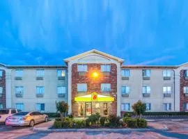 Super 8 by Wyndham McKinney/Plano Area