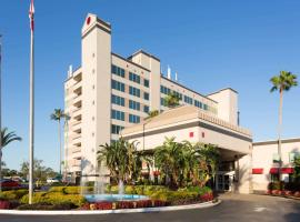 Ramada by Wyndham Kissimmee Gateway, hotel in Orlando