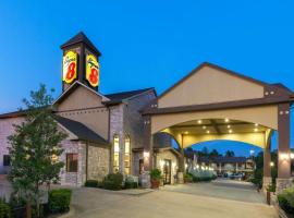 Super 8 by Wyndham Fairfield Tx, hotel v destinaci Fairfield