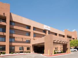 Hawthorn Suites by Wyndham Albuquerque: Albuquerque, Albuquerque Uluslararası Sunport Havaalanı - ABQ yakınında bir otel