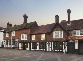 Ramada Crawley-Gatwick, hotel in Crawley