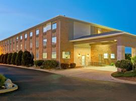 Super 8 by Wyndham Gurnee, hotel near Waukegan Regional Airport - UGN, Gurnee