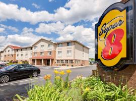 Super 8 by Wyndham Akron S/Green/Uniontown OH、Uniontownのモーテル