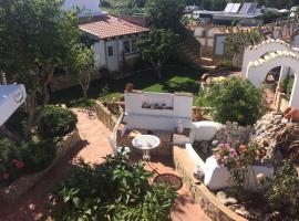 Casinhas da Figueira, hotel in zona Santo António Golf Course, Budens