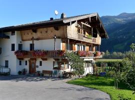 Ferienwohnungen Taxacher, hotel in Fügen