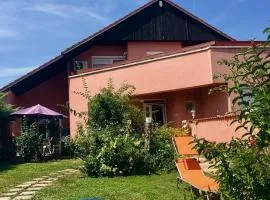 Balatonalmádi Apartmanház