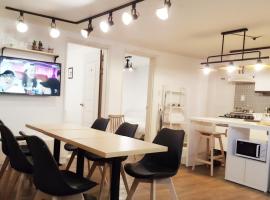 Hongdae Mainstreet Two Room House, hotel v Soulu