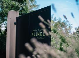 Klinec Plešivo Art Rooms, romantic hotel in Dobrovo