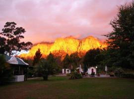 Orange-Ville Lodge & Guesthouse, guest house di Stellenbosch