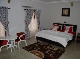 Nue-Crest Hotels & Suites