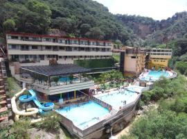 Hotel y Aguas Termales de Chignahuapan, готель у місті Чіґнауапан