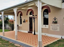 Must Love Dogs B&B & Self Contained Cottage, B&B di Rutherglen