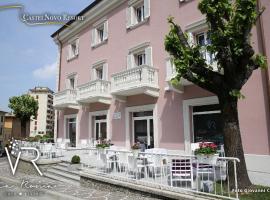 Castelnovo Resort, hišnim ljubljenčkom prijazen hotel v mestu Castelnovo neʼ Monti