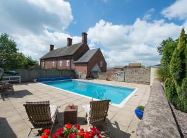 The Shippen, kh&aacute;ch sạn c&oacute; hồ bơi ở Great Chatwell