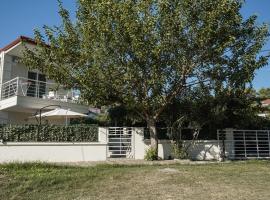 Nektarios Garenias Kipoupoli, hotel in Nea Kalikratia