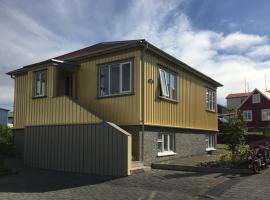 Garður restored house, feriebolig i Stykkishólmur