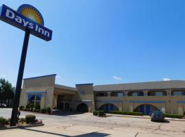 Days Inn by Wyndham Oklahoma City NW Expressway, hotel near Lake Hefner Golf Course, Warr Acres