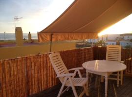 Tarifa Beach apartment with ocean views and pool, khách sạn ở Tarifa