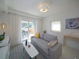 Oyster Paradise Blue Apartment, ξενοδοχείο στο Ston