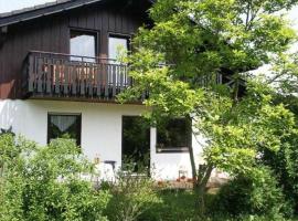 Ferienhaus Weitblick, casa de férias em Anraff