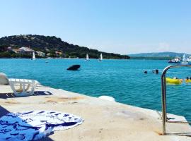 Room for 2 by the sea, pensionat i Betina
