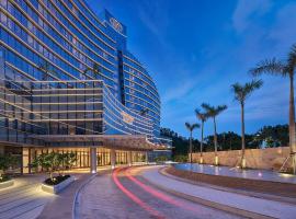 Grand Bay Hotel Zhuhai, beach hotel in Zhuhai