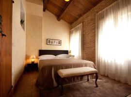 Residenza i Platani, hotel v mestu Santarcangelo di Romagna