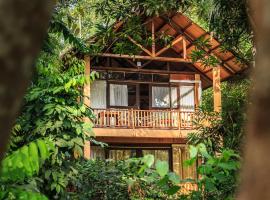 Jungle Village by Thawthisa, hotell i Unawatuna