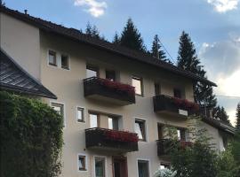 Haus Kaiser, hotel v destinaci Passriach