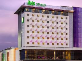 Ibis Styles Merida Galerias, готель з парковкою у місті Меріда