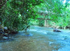 Secret River Side Safari Lodge, hotel v Udawalawe