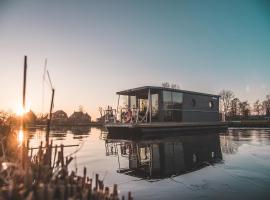 Hausboot Livingdream, rumah bot di Hattem