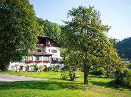Gasthof Wieser, hotel v destinaci Appiano sulla Strada del Vino